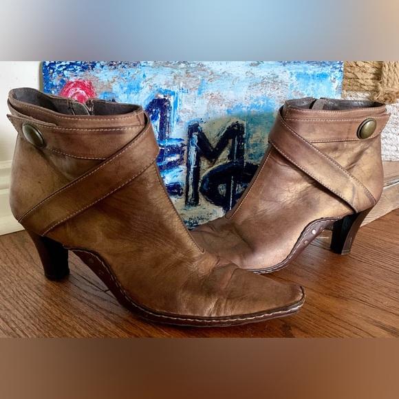 Square Toe Zip Ankle Boots Golden and Brown Leather w/ Straps Sz 39 - Picture 8 of 14